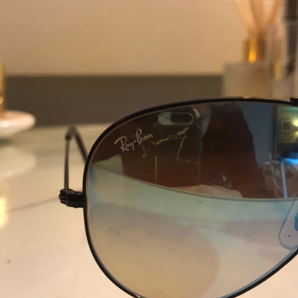 Worn once blue reflective raybans with black linin - Picture 3 of 3